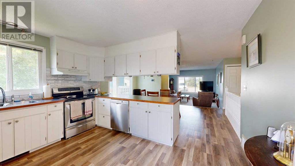 Single Family House Bungalow for Sale in   StreetClose Parkdale Stettler 