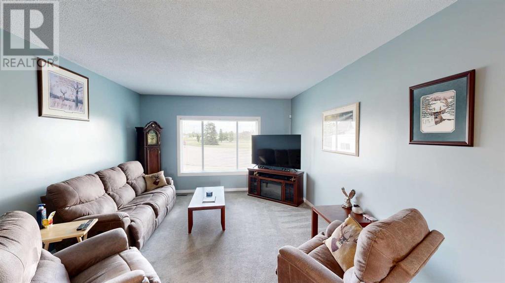 Single Family House Bungalow for Sale in   StreetClose Parkdale Stettler 