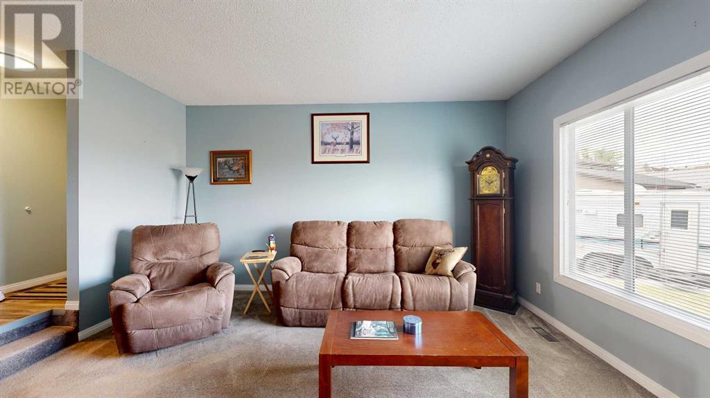 Single Family House Bungalow for Sale in   StreetClose Parkdale Stettler 