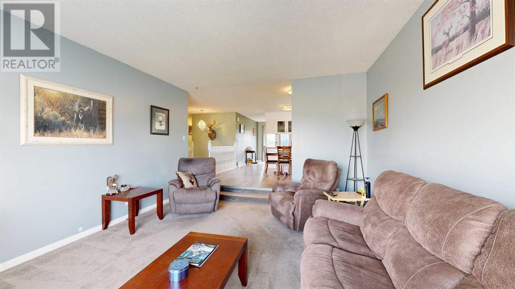 Single Family House Bungalow for Sale in   StreetClose Parkdale Stettler 