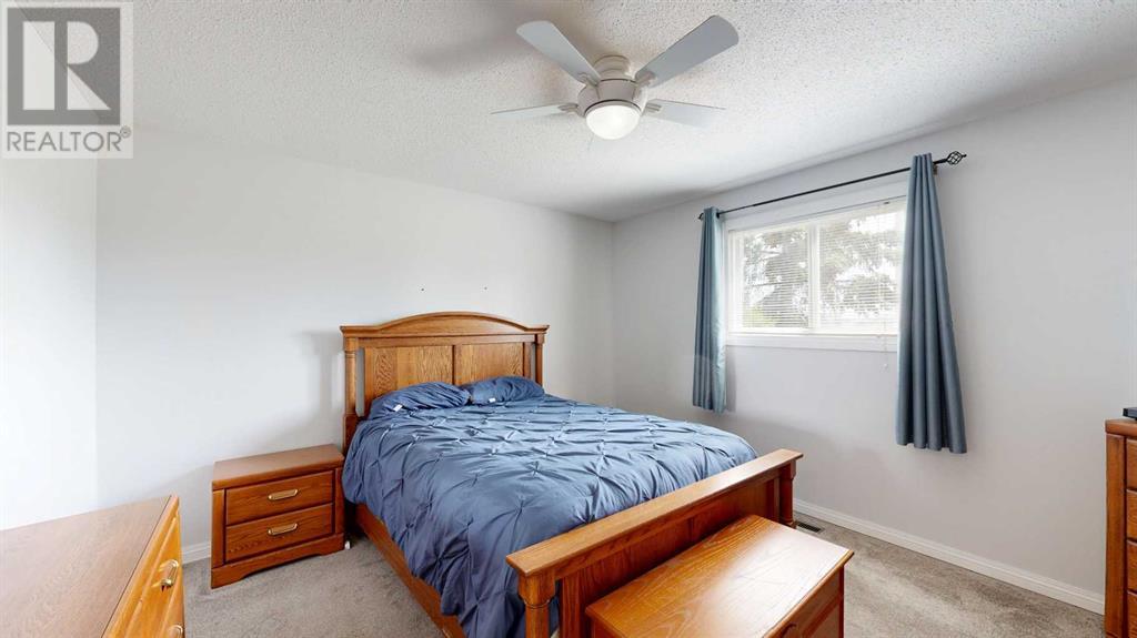 Single Family House Bungalow for Sale in   StreetClose Parkdale Stettler 