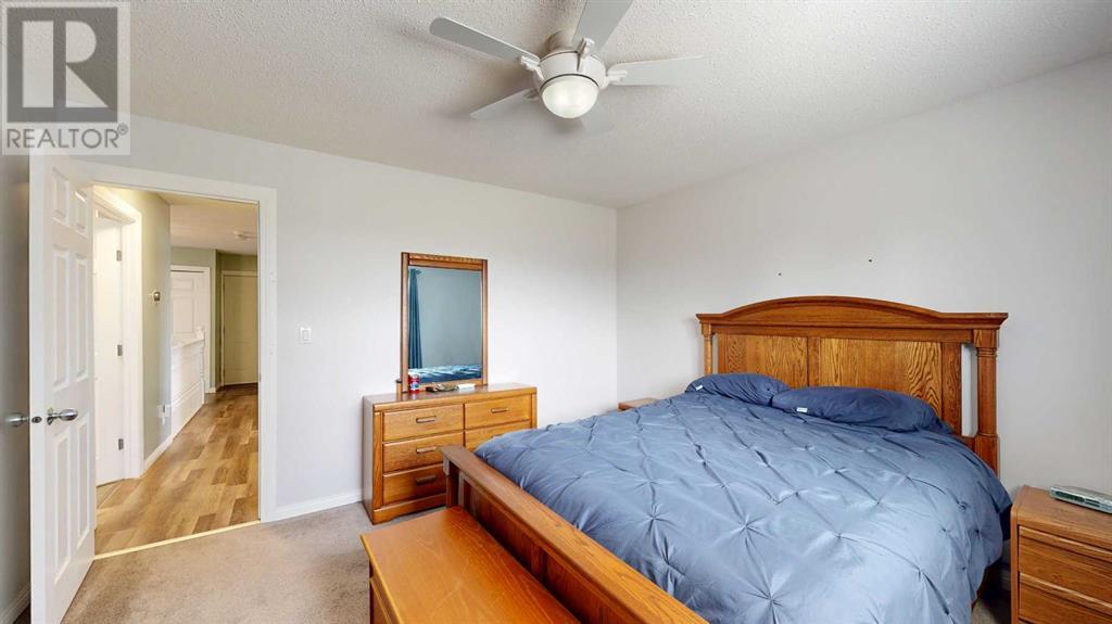 Single Family House Bungalow for Sale in   StreetClose Parkdale Stettler 