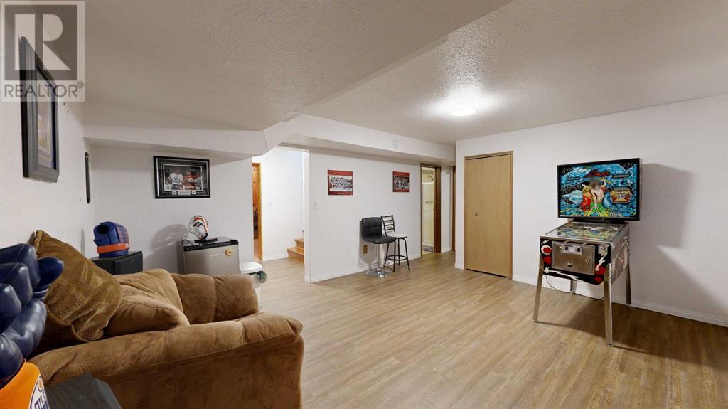 Single Family House Bungalow for Sale in   StreetClose Parkdale Stettler 