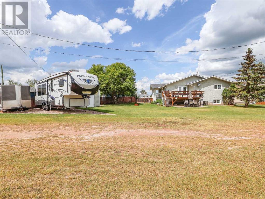 Single Family House Bungalow for Sale in   StreetClose Parkdale Stettler 