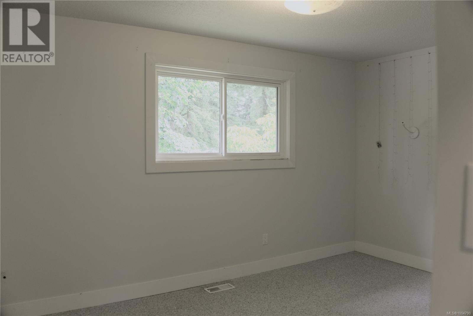 Photo 2 of 2298 Calais Rd, Duncan BC