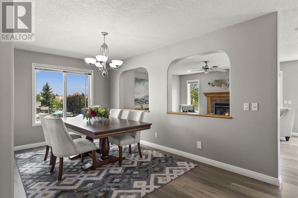 Single Family House for Sale in  Simcoe Crescent SW Signal Hill Calgary 