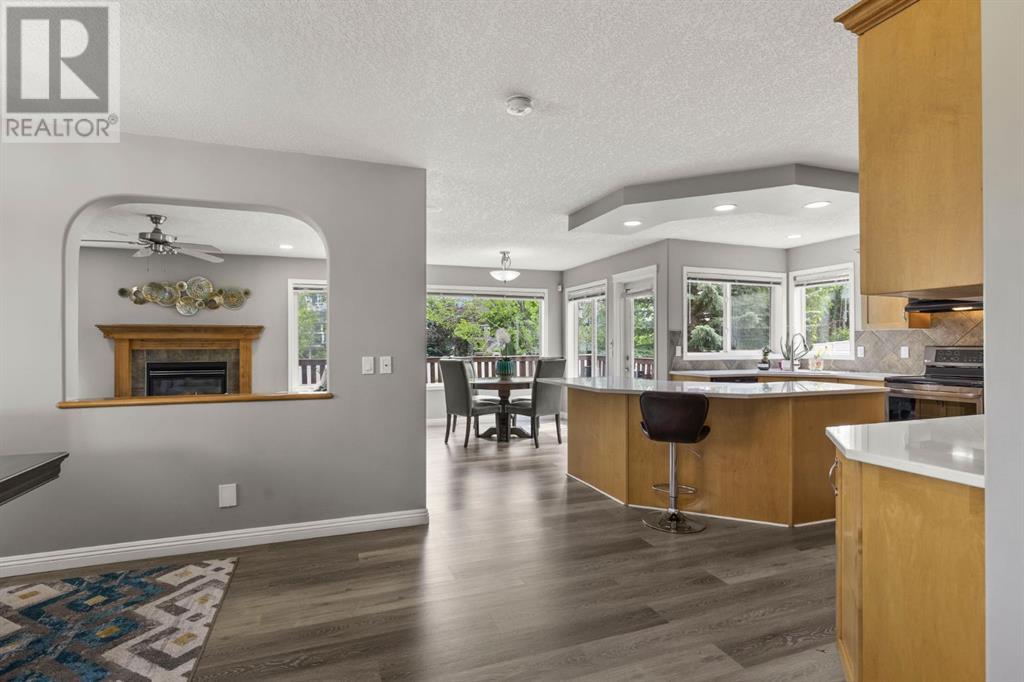 Single Family House for Sale in  Simcoe Crescent SW Signal Hill Calgary 