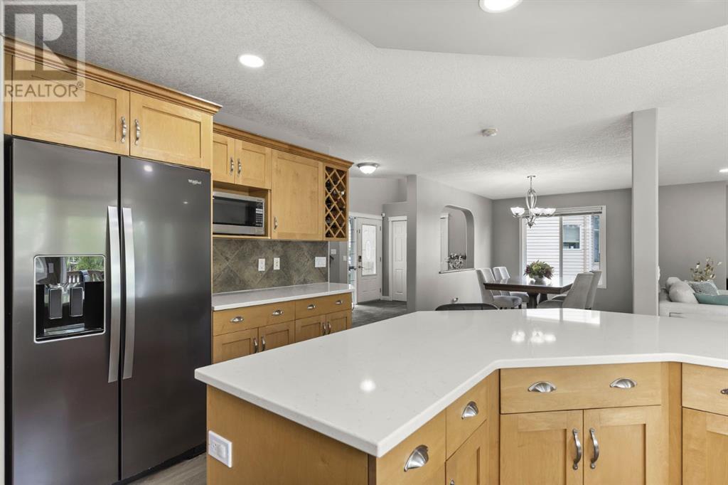 Single Family House for Sale in  Simcoe Crescent SW Signal Hill Calgary 