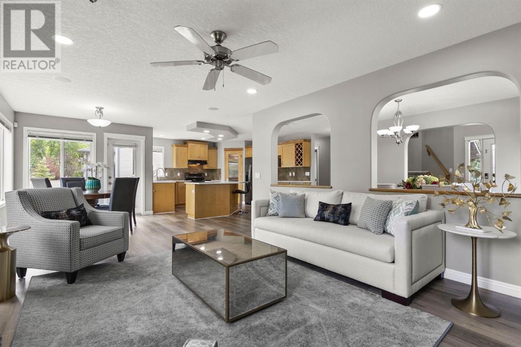 Single Family House for Sale in  Simcoe Crescent SW Signal Hill Calgary 