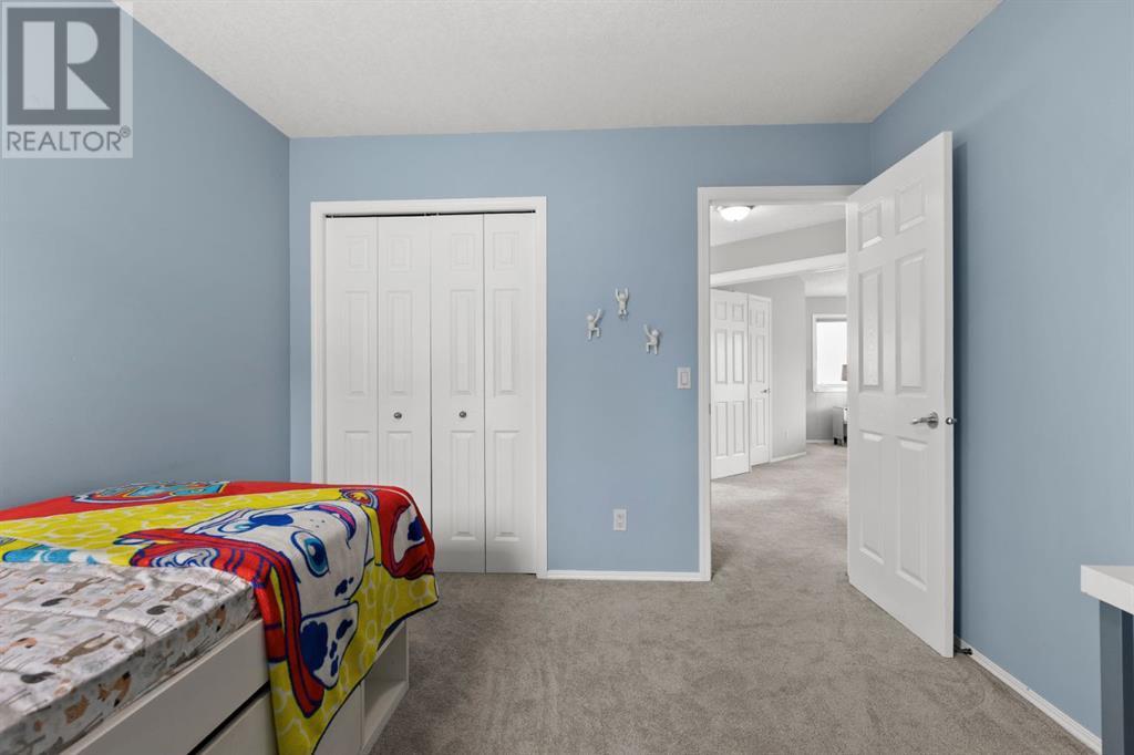 Single Family House for Sale in  Simcoe Crescent SW Signal Hill Calgary 
