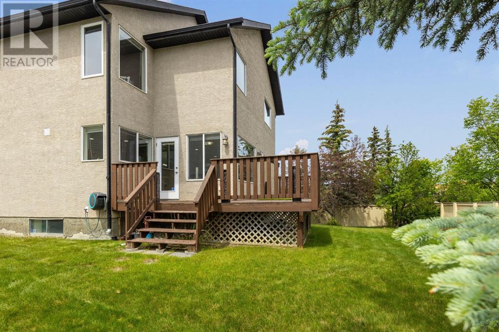Single Family House for Sale in  Simcoe Crescent SW Signal Hill Calgary 