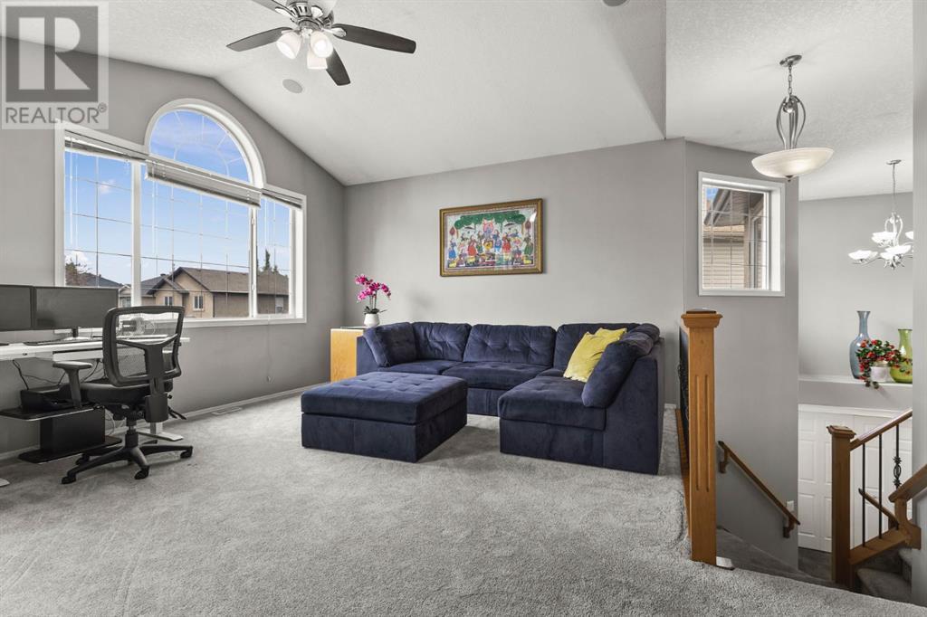 Single Family House for Sale in  Simcoe Crescent SW Signal Hill Calgary 