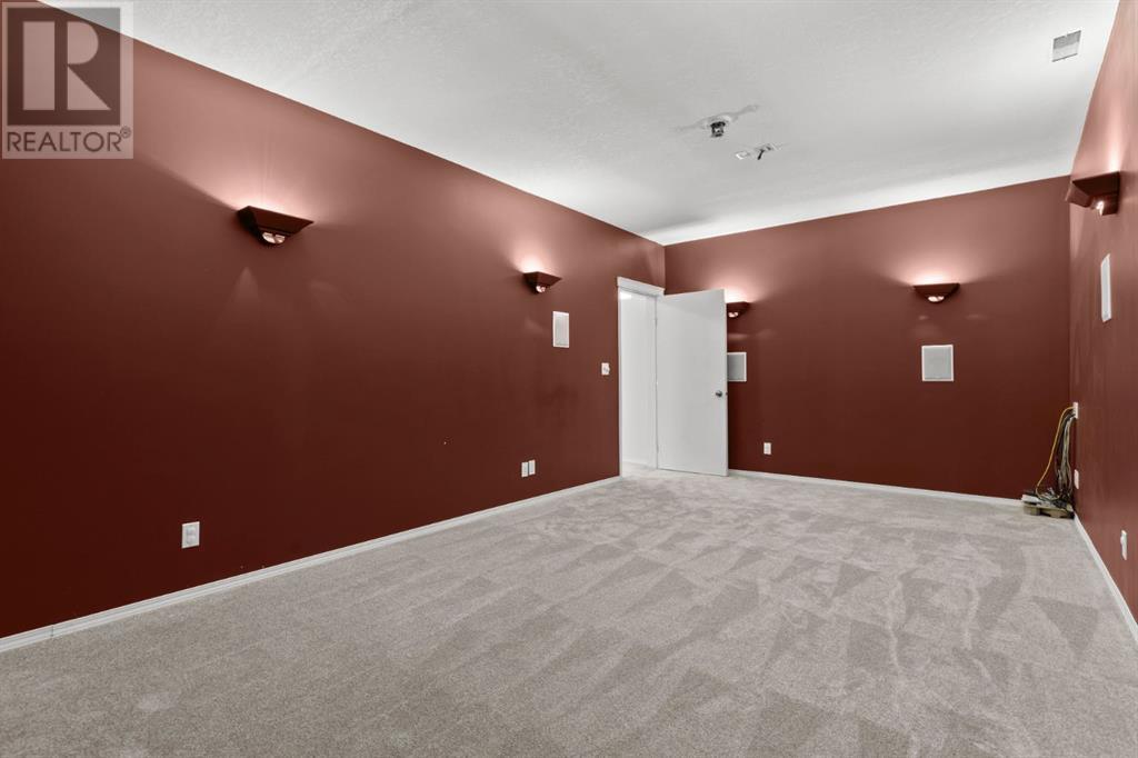 Single Family House for Sale in  Simcoe Crescent SW Signal Hill Calgary 