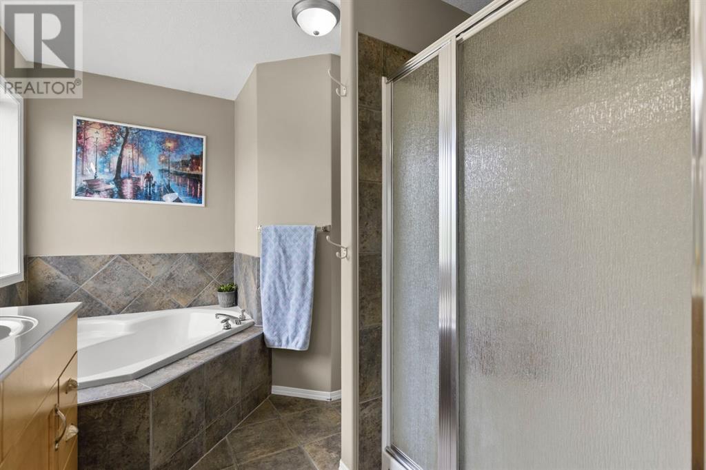 Single Family House for Sale in  Simcoe Crescent SW Signal Hill Calgary 