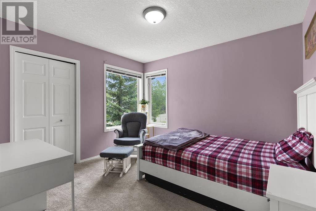 Single Family House for Sale in  Simcoe Crescent SW Signal Hill Calgary 