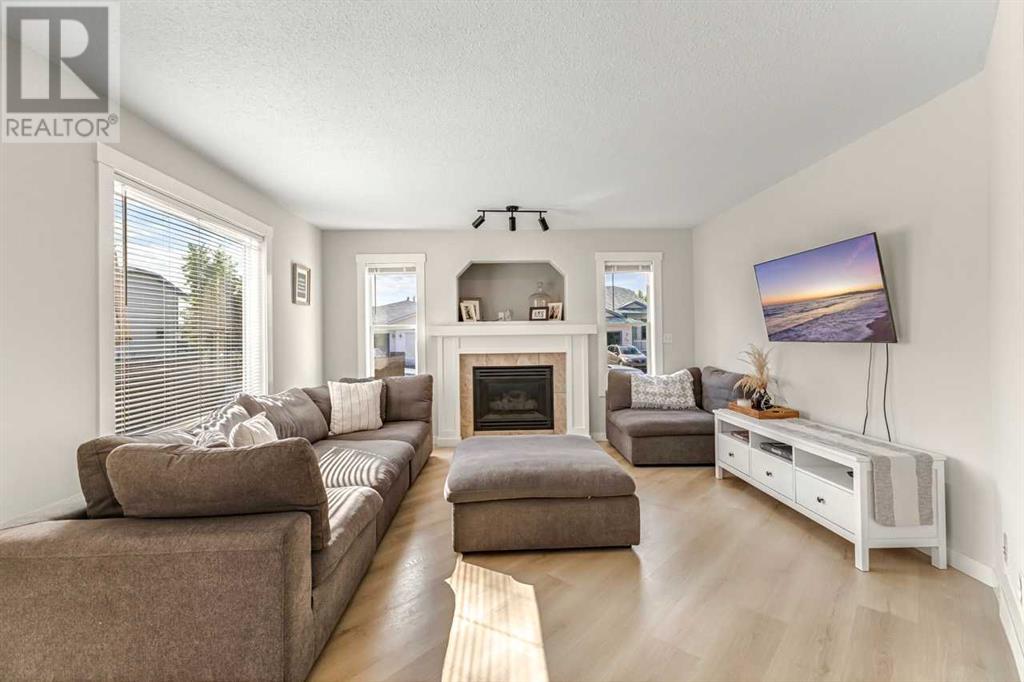 Photo 6 of 35 Logan Close, Red Deer AB