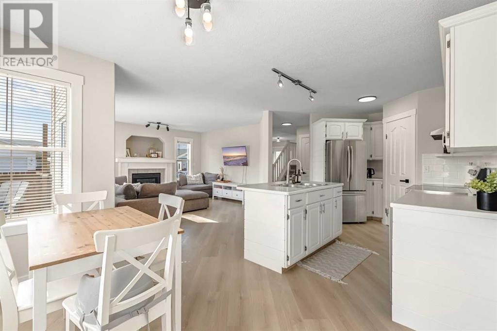 Photo 13 of 35 Logan Close, Red Deer AB