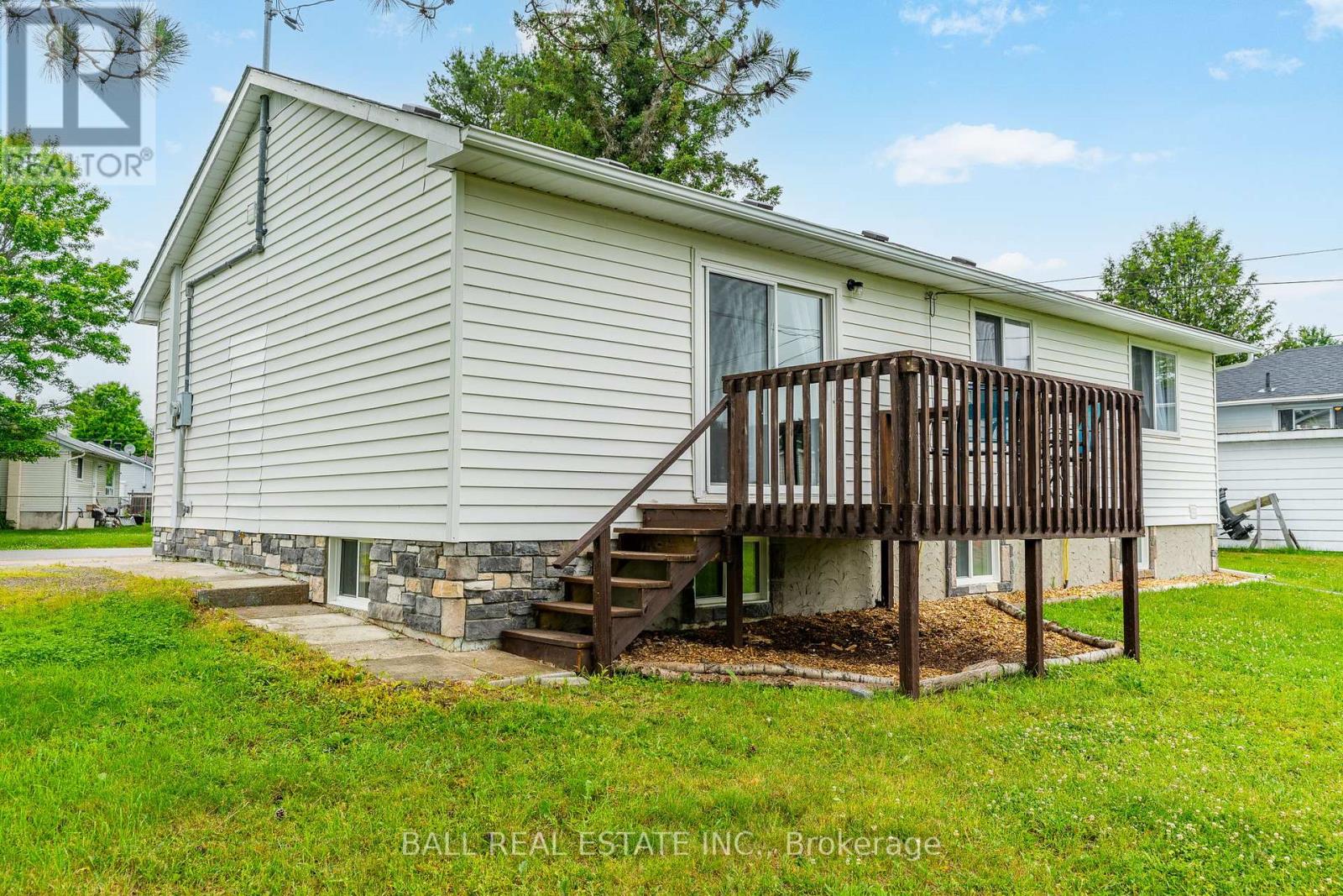 Photo 30 of 3 Larch Street, Highlands East ON