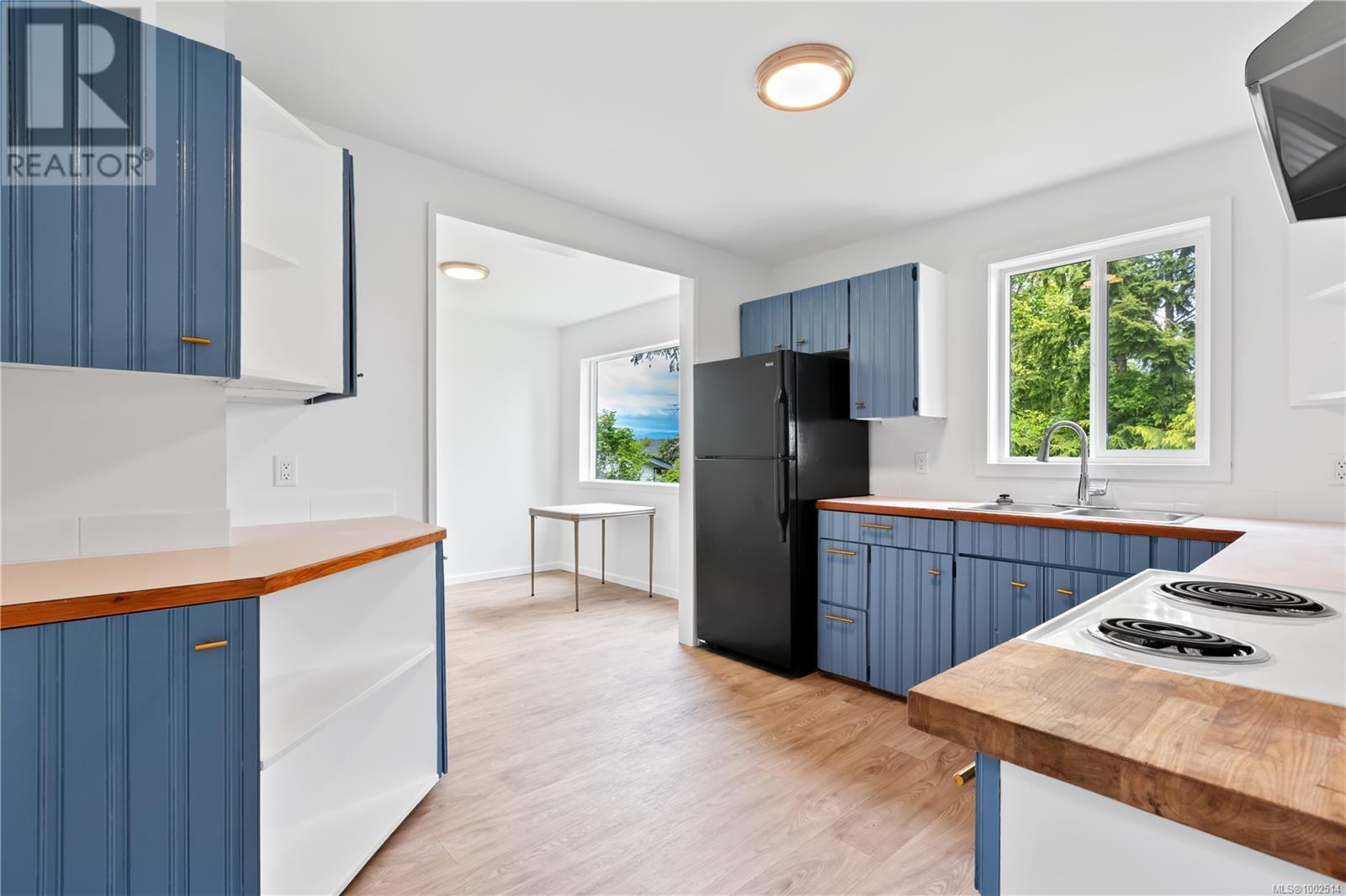 1527 Peninsula Rd, Ucluelet