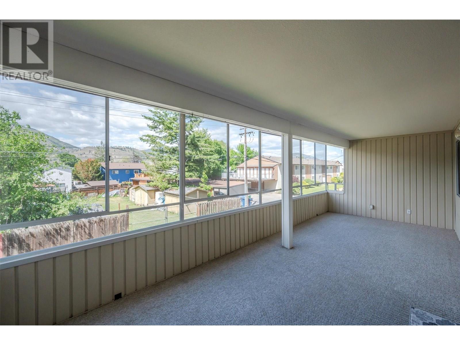 208 272 Green Avenue West, Penticton
