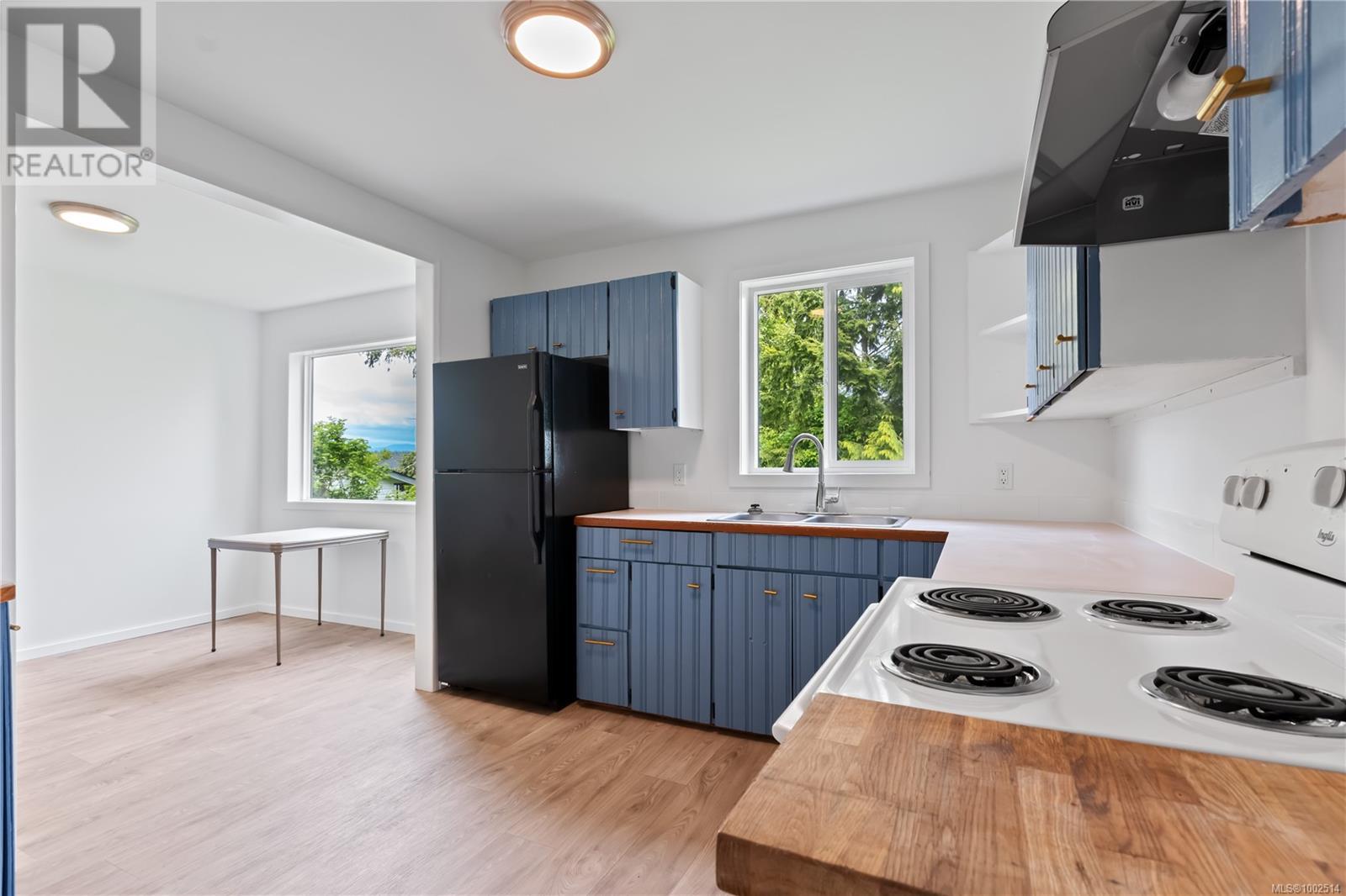1527 Peninsula Rd, Ucluelet