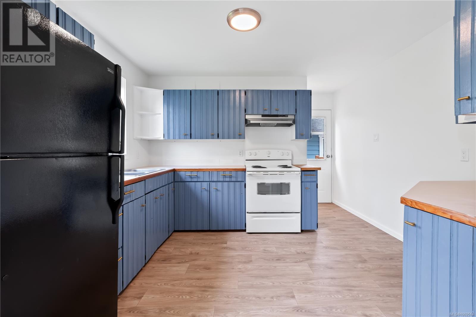 1527 Peninsula Rd, Ucluelet