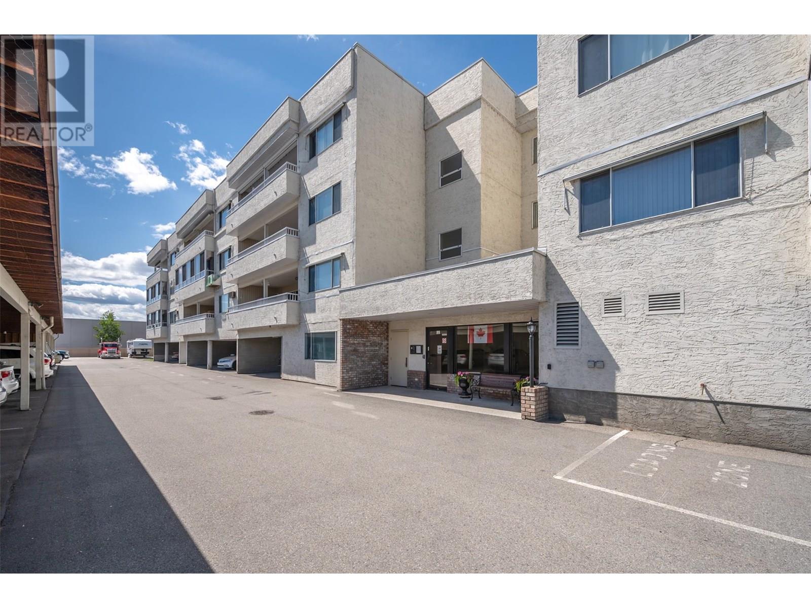 208 272 Green Avenue West, Penticton
