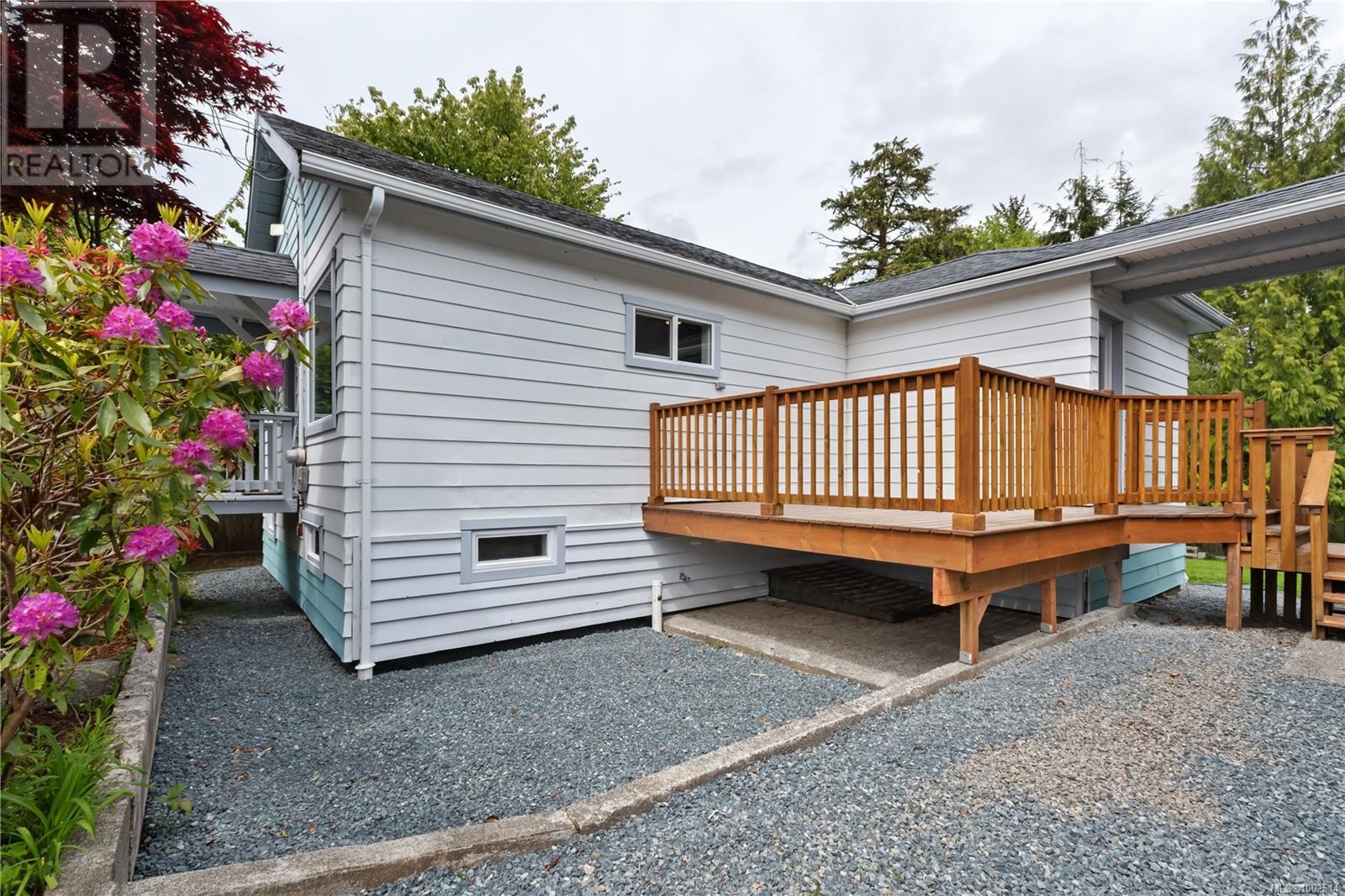 1527 Peninsula Rd, Ucluelet