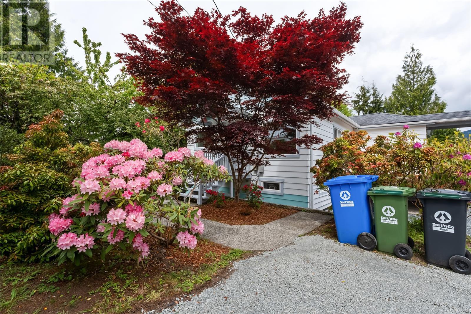 1527 Peninsula Rd, Ucluelet