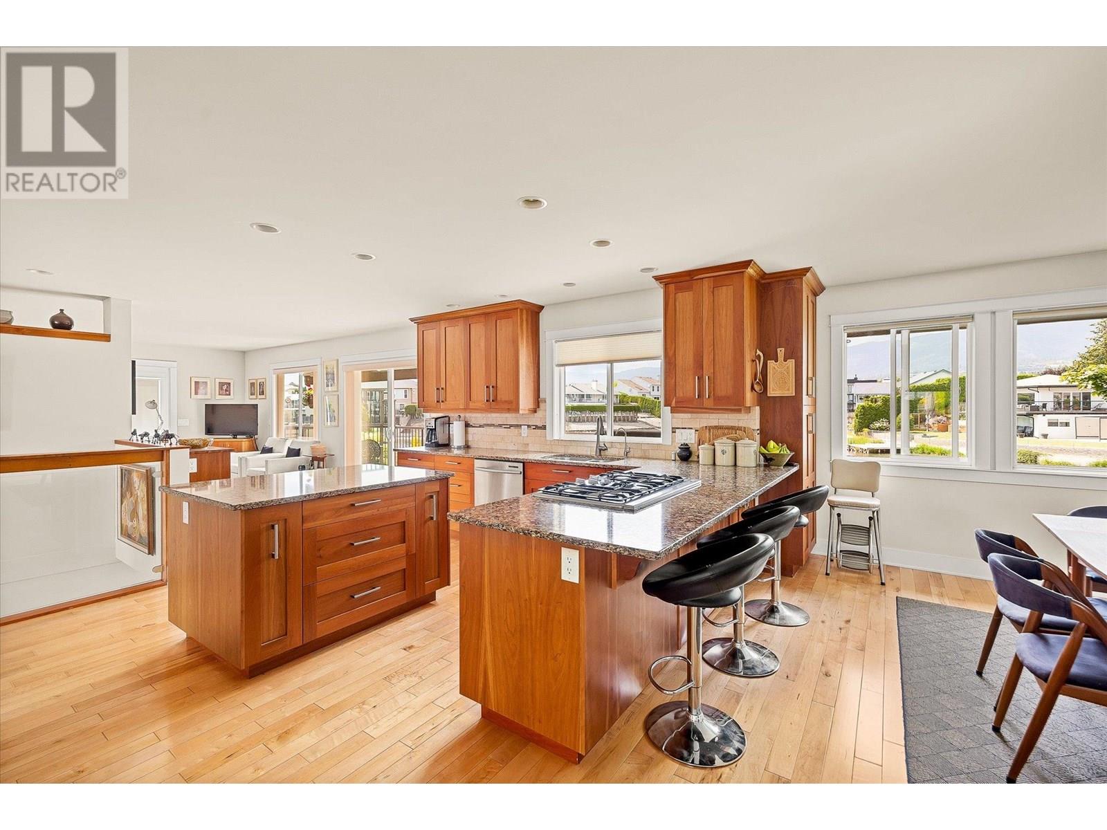  1670 Pritchard Drive, West Kelowna