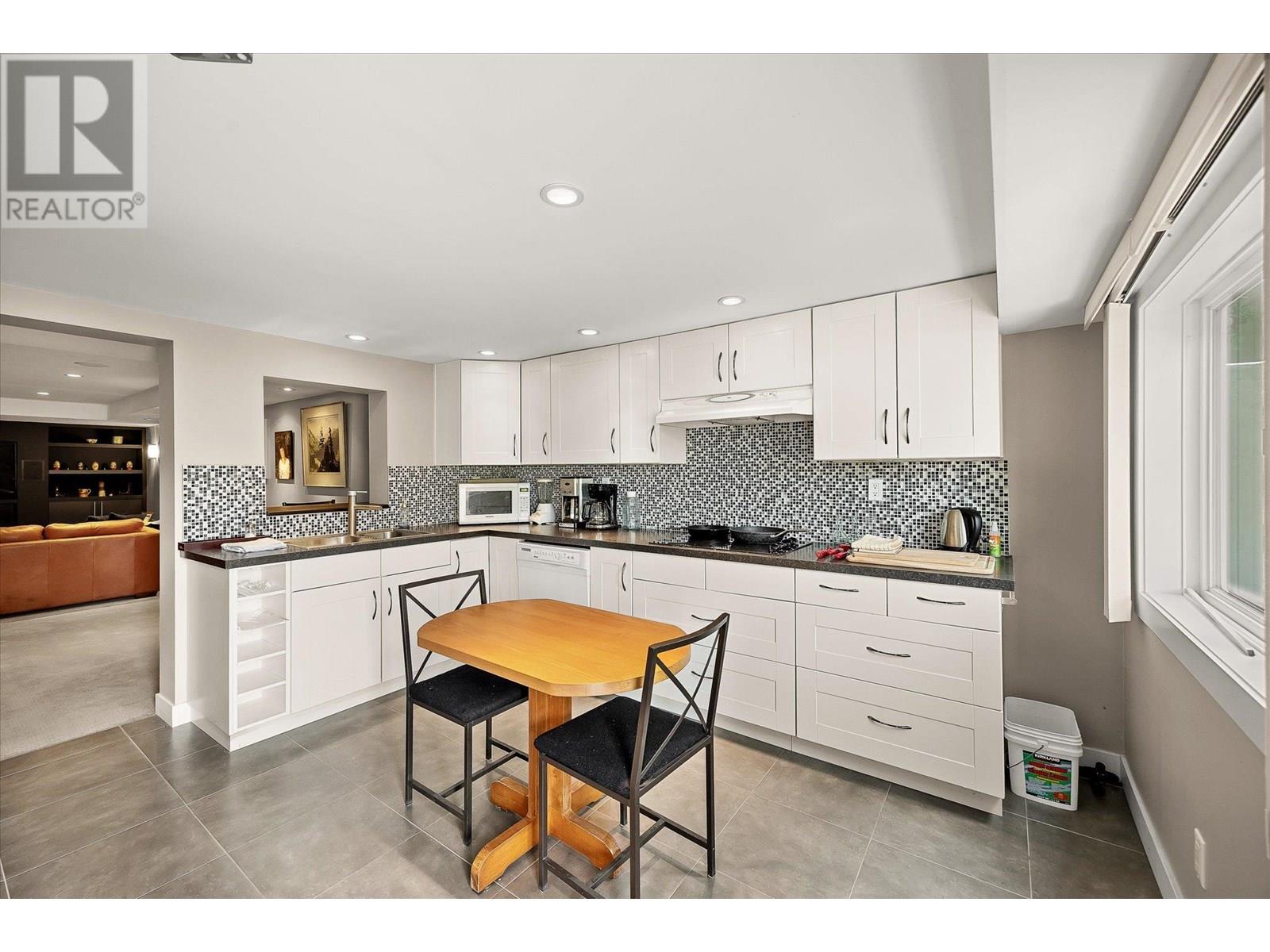  1670 Pritchard Drive, West Kelowna