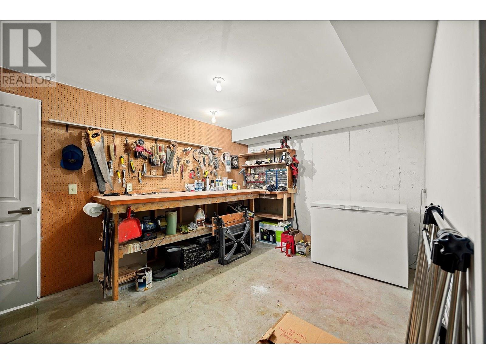  1670 Pritchard Drive, West Kelowna