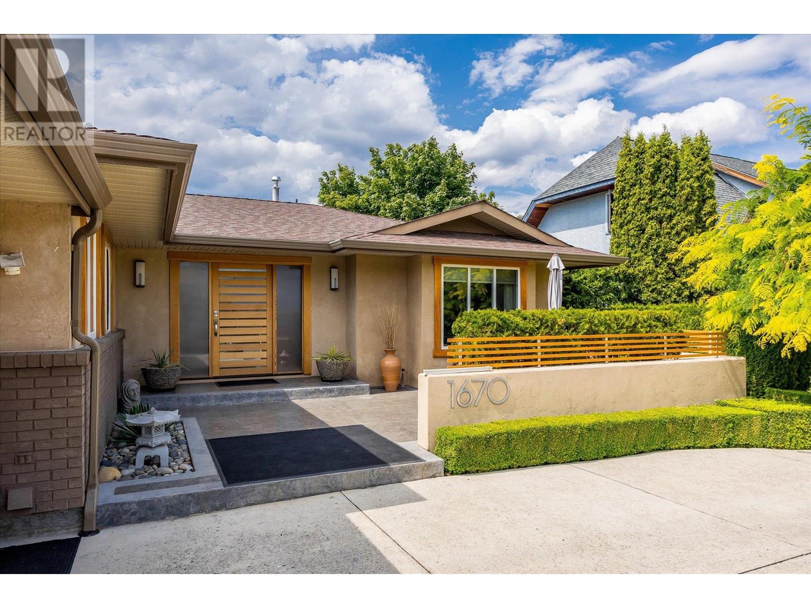  1670 Pritchard Drive, West Kelowna
