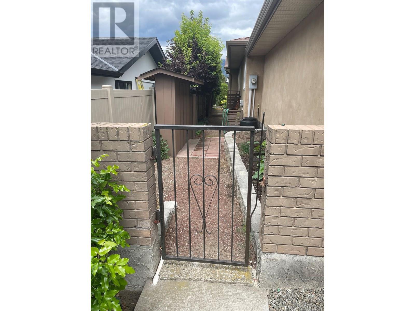  1670 Pritchard Drive, West Kelowna
