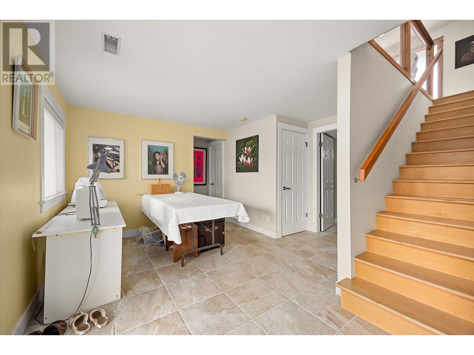  1670 Pritchard Drive, West Kelowna