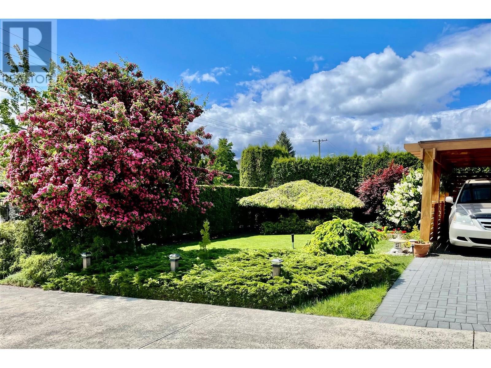  1670 Pritchard Drive, West Kelowna
