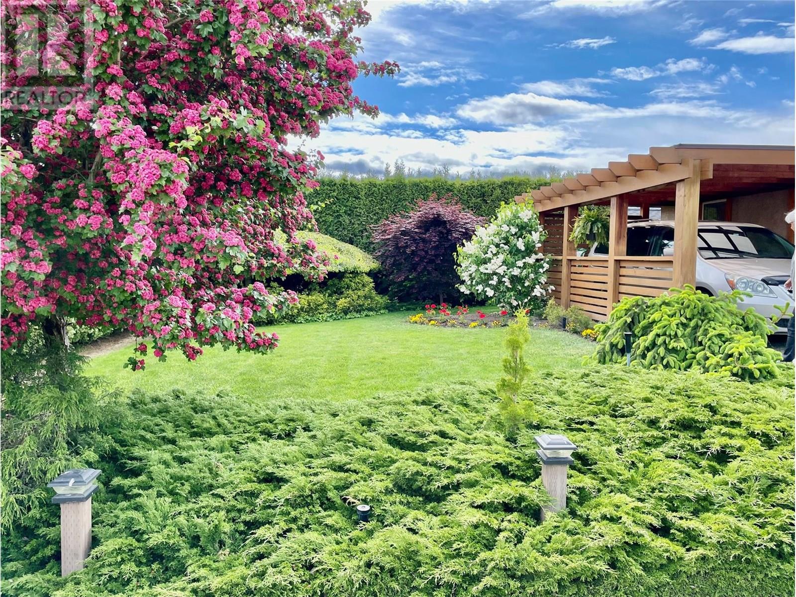  1670 Pritchard Drive, West Kelowna