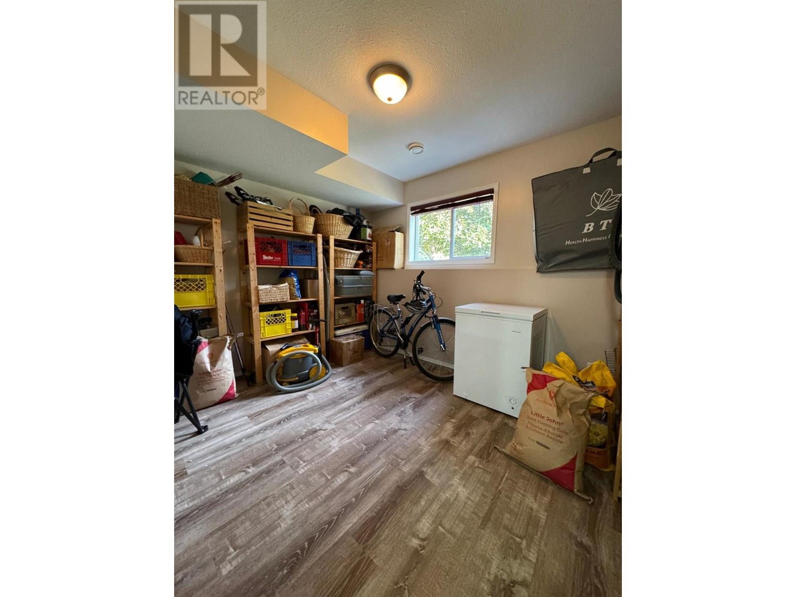 10A Wolf Crescent, Invermere