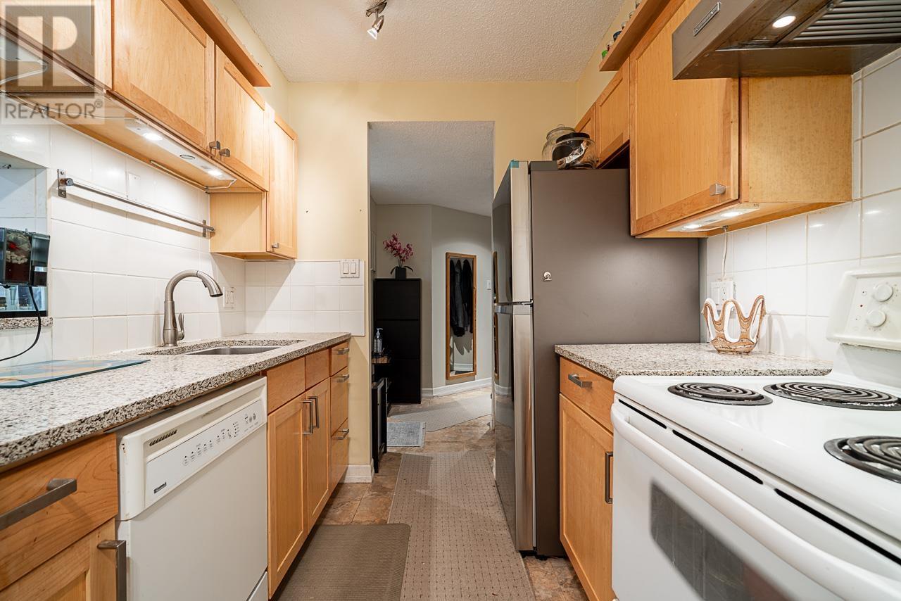 Photo 4 of 208 6455 Willingdon Avenue, Burnaby BC