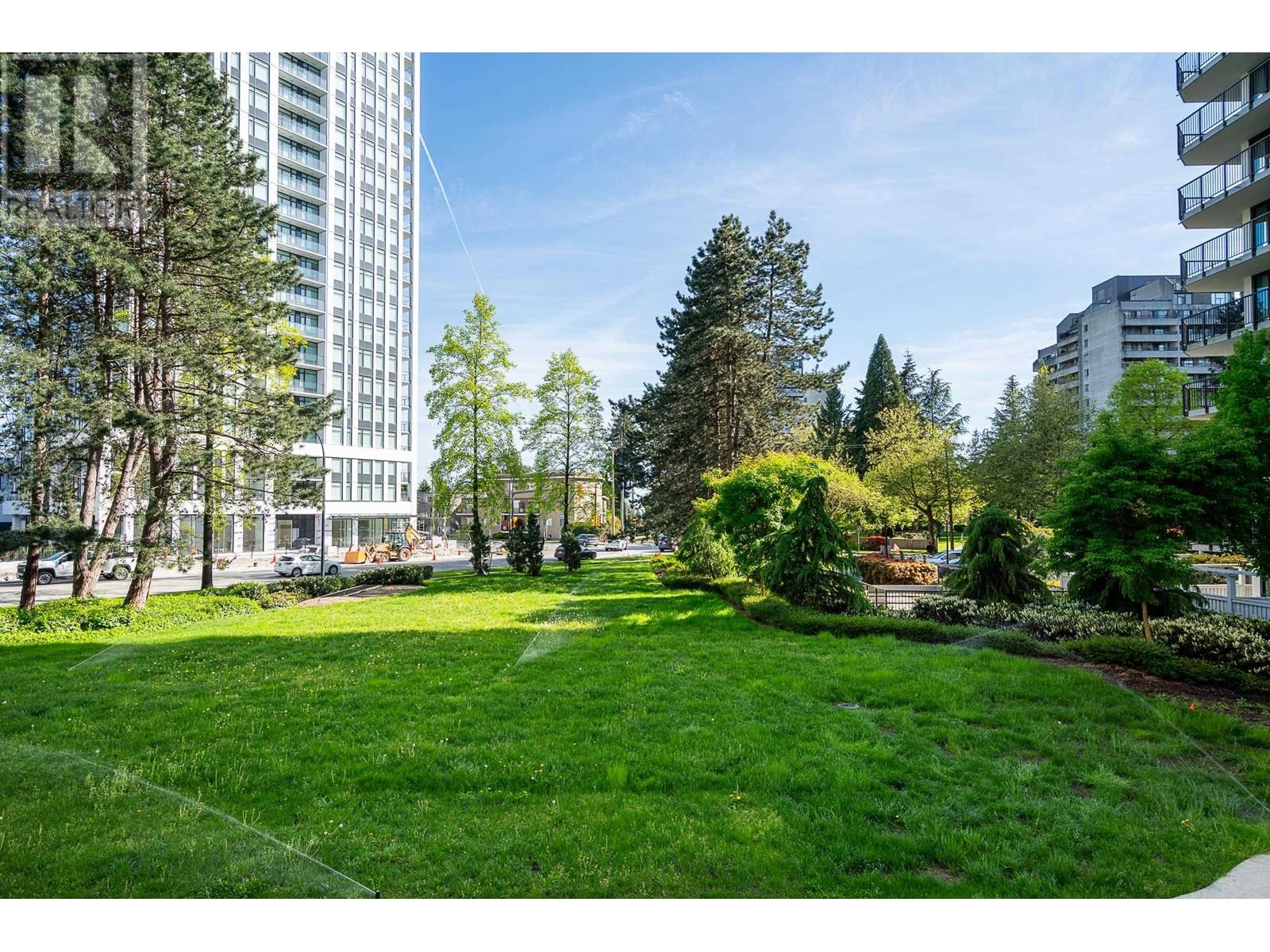 Photo 13 of 208 6455 Willingdon Avenue, Burnaby BC