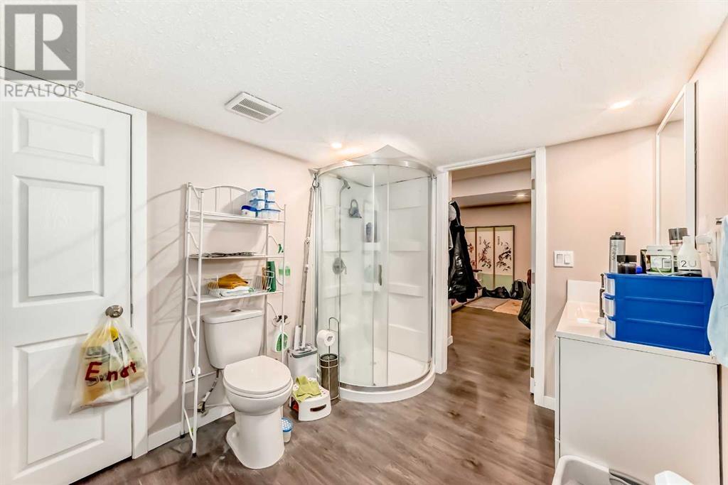 Single Family House for Sale in  Eldorado Close NE Monterey Park Calgary 