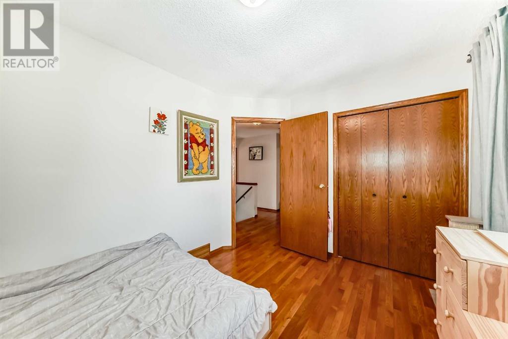 Single Family House for Sale in  Eldorado Close NE Monterey Park Calgary 