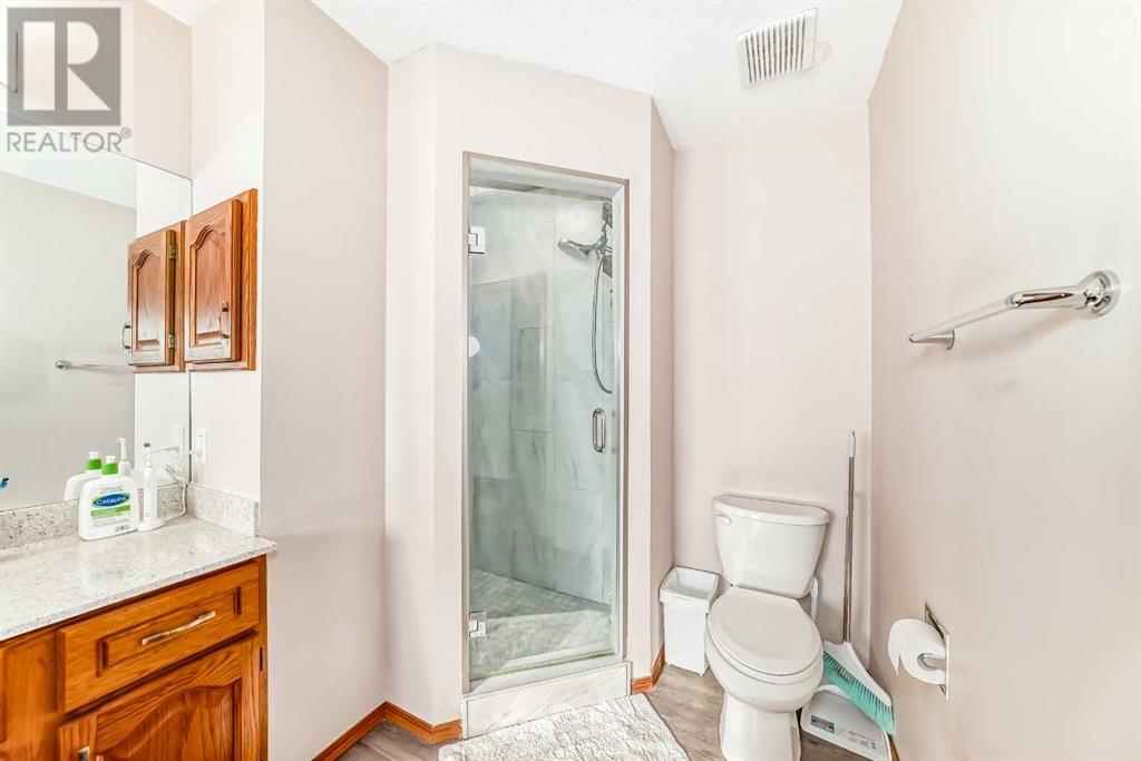 Single Family House for Sale in  Eldorado Close NE Monterey Park Calgary 