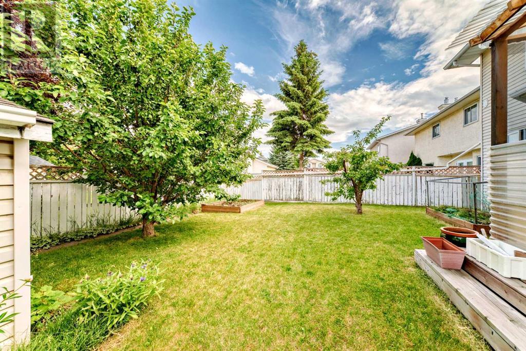 Single Family House for Sale in  Eldorado Close NE Monterey Park Calgary 