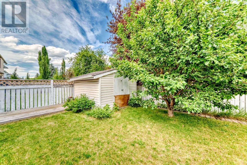 Single Family House for Sale in  Eldorado Close NE Monterey Park Calgary 