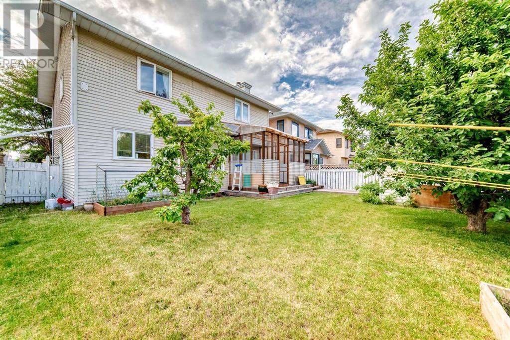 Single Family House for Sale in  Eldorado Close NE Monterey Park Calgary 