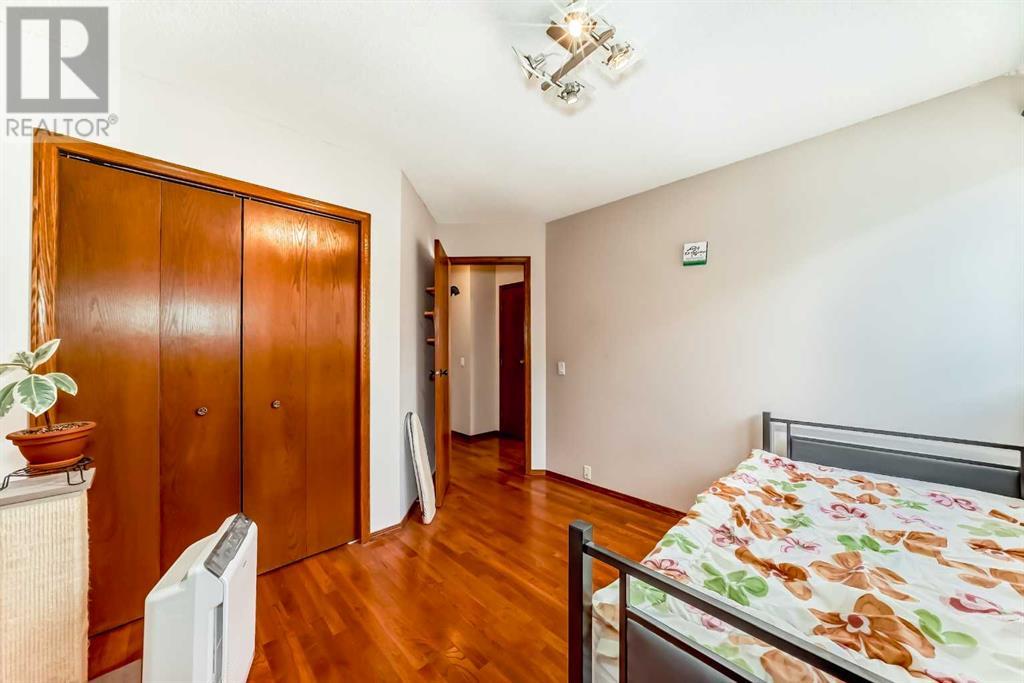 Single Family House for Sale in  Eldorado Close NE Monterey Park Calgary 