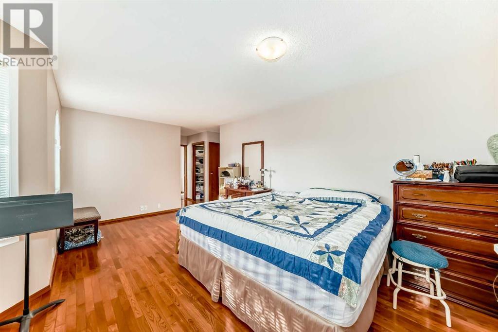 Single Family House for Sale in  Eldorado Close NE Monterey Park Calgary 