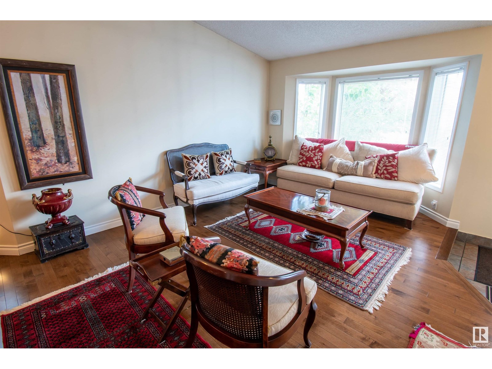 Photo 19 of 3920 33 St Nw, Edmonton AB