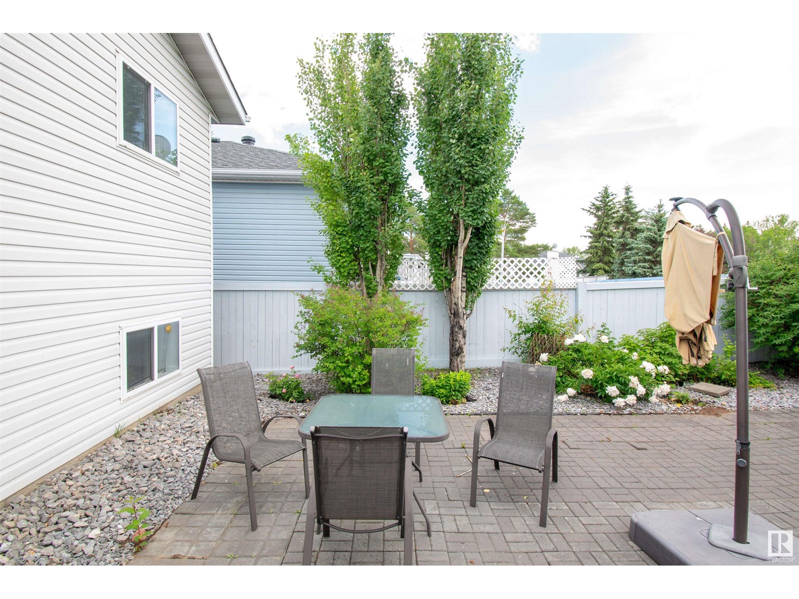 Photo 20 of 3920 33 St Nw, Edmonton AB